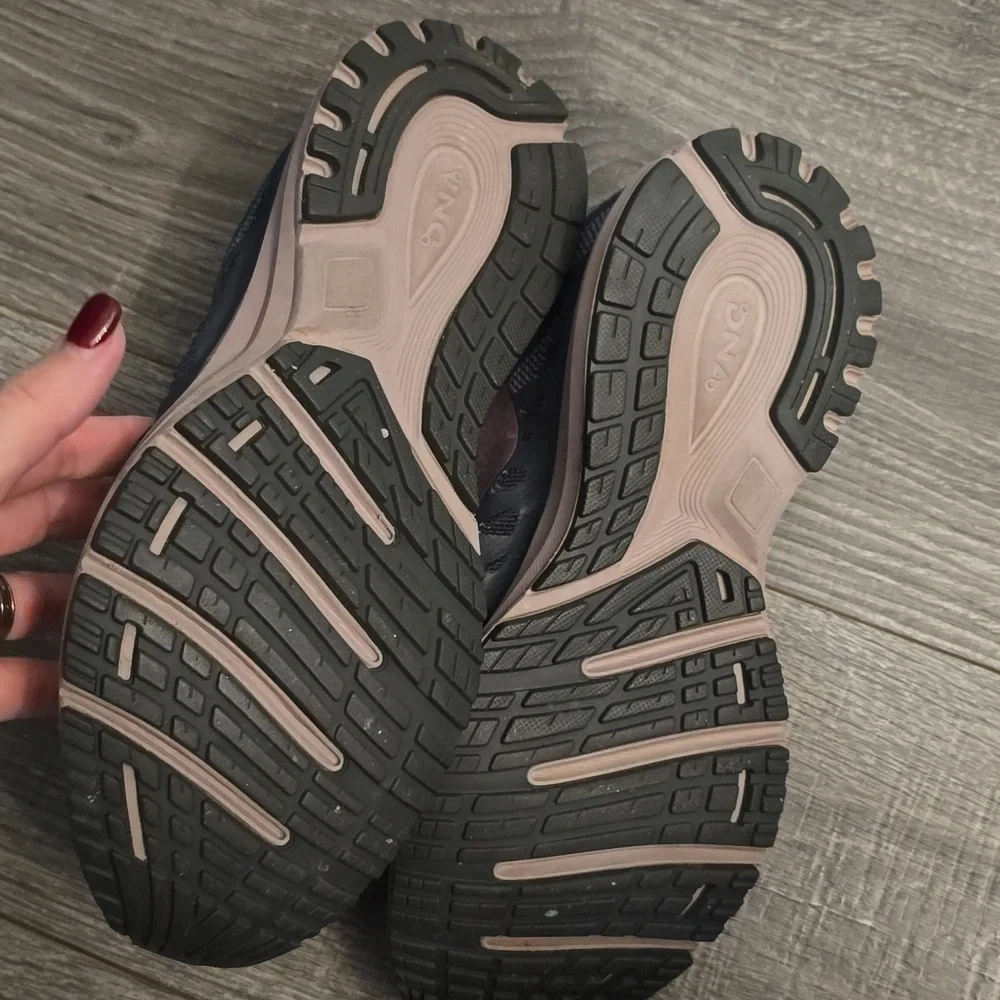 Brooks Revel Women's Charcoal and Blush Athletic Shoes. - Picture 8 of 12